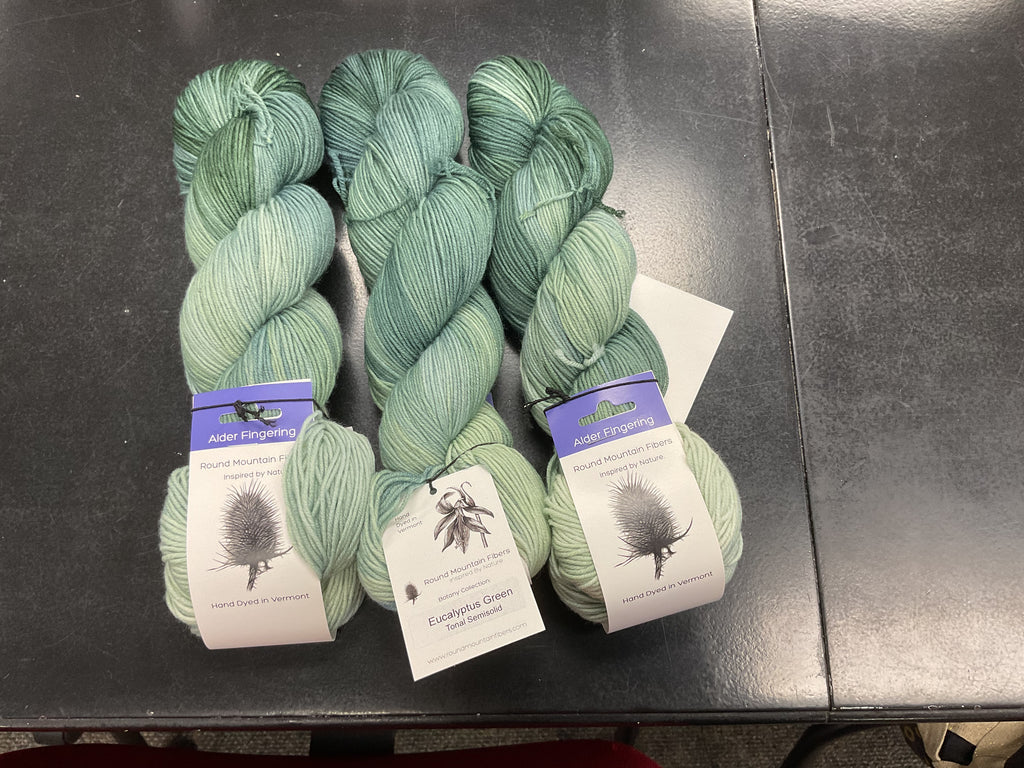 Round Mountain Fiber - Semi Solid Club